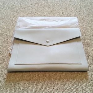 Glass Ladder & Co Megan Portfolio Clutch in Grey